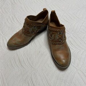 Circle G Women’s Patina Leather Western Ankle Boots. Size 8.5